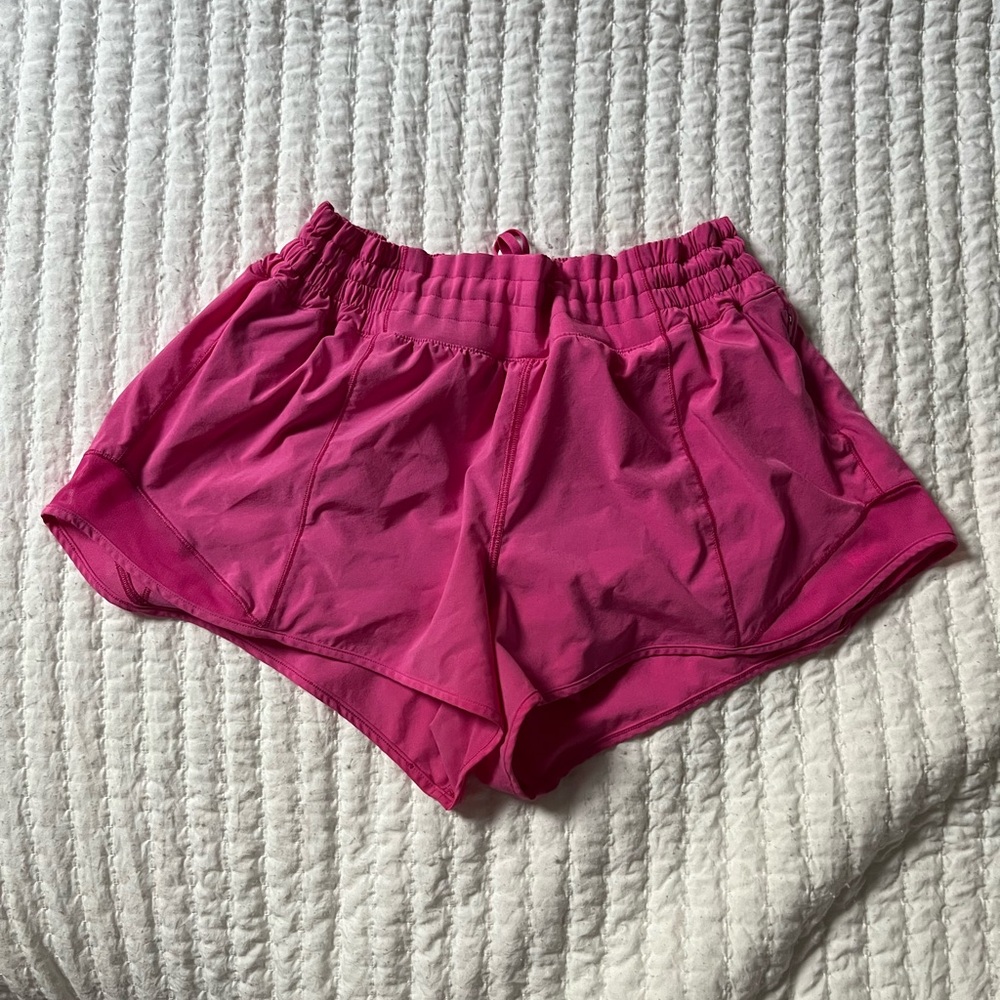 Lululemon Hotty Hot 2.5 high rise shorts size 10. Like new.